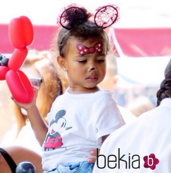 North West disfrazada de Minnie en su segundo cumpleaños