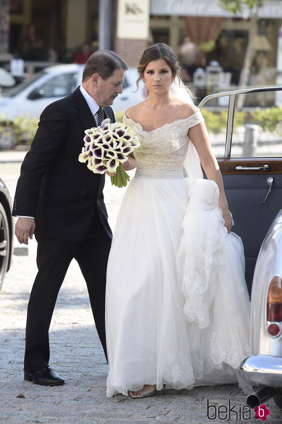 Marta Ponsati radiante el día de su boda con José Callejón