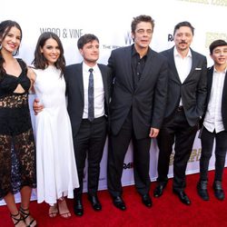 El elenco de 'Escobar: Paraíso Perdido' en la premiere de la película en Los Angeles 