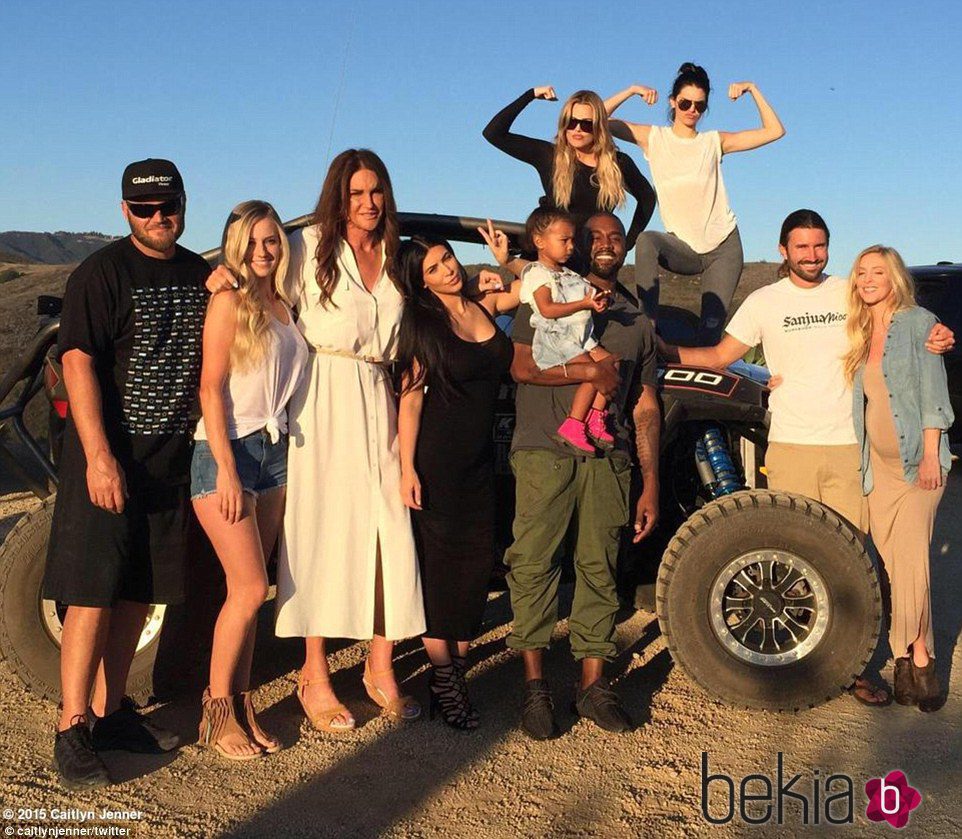 Caitlyn Jenner celebrando el Día del Padre con su familia