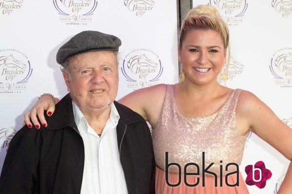 Dick Van Patten con la televisiva Josie Goldberg en el Anual Breeders