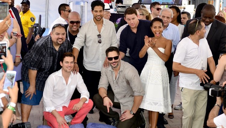 Los actores de 'Magic Mike XXL' descubren la estrella de la película en el Paseo de la Fama de Miami