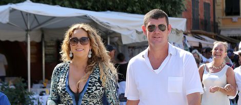 Mariah Carey y James Packer paseando por Portofino