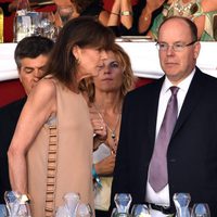 Carolina y Alberto de Mónaco con Carlota Casiraghi en la clausura del Concurso de Saltos de Monte-Carlo 2015