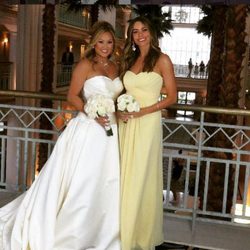 Sofía Vergara con su mejor amiga, Chi Bui en su boda