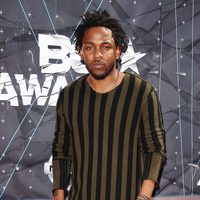 Kendrick Lamar en la alfombra roja de los Bet Awards 2015