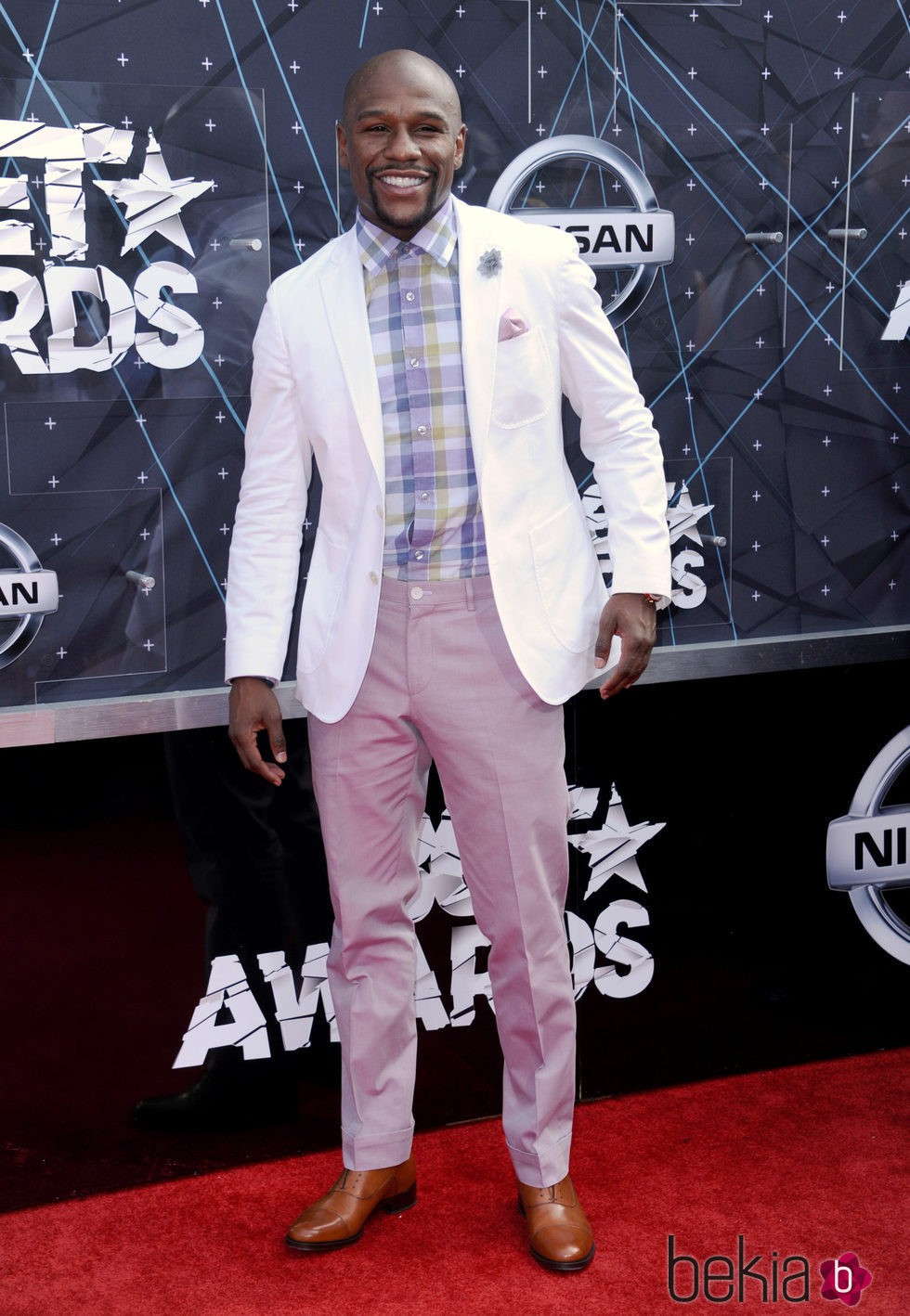 El boxeador Floyd Mayweather en la alfombra roja de los Bet Awards 2015