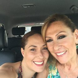 Chayo Mohedano y Rosa Benito en el coche