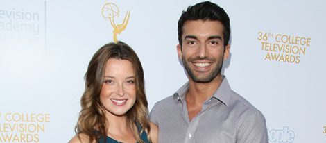 Justin Baldoni junto a su esposa Emily