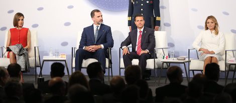 Los Reyes Felipe y Letizia con Enrique Peña Nieto y Angélica Rivera en el Foro Empresarial España-México