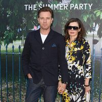 Ewan McGregor y su mujer en la fiesta de verano de The Serpentine Gallery