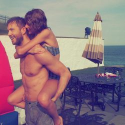 Taylor Swift y Calvin Harris celebran juntos el Día de la Independencia