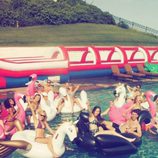 Taylor Swift y Calvin Harris en la piscina junto a Gigi Hadid y Joe Jonas