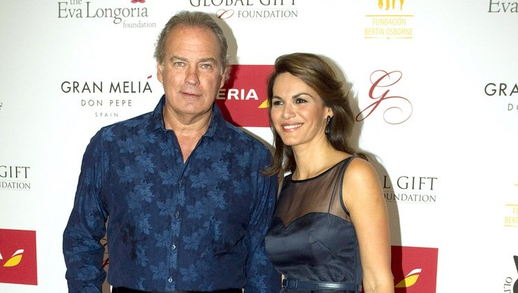 Bertín Osborne con su mujer Fabiola Martínez en los Global Gift 2015