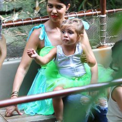 Kourtney Kardashian y Penelope disfrutan de Disneyland por su cumpleaños