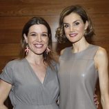 La Reina Letizia con Raquel Sánchez Silva en su visita a Mediaset