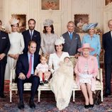 La Familia Real Británica y los Middleton en el bautizo de la Princesa Carlota de Cambridge