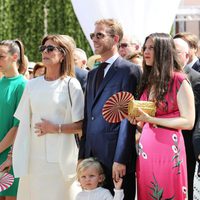 Princesa Carolina de Mónaco junto a sus hijos Andrea Casiraghi y Tatiana Santo Domingo y su nieto Sacha