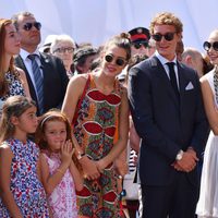 Pierre Casiraghi, Beatrice Borromeo y Carlota Casiraghi en el 10 Aniversario de Ascenso al trono