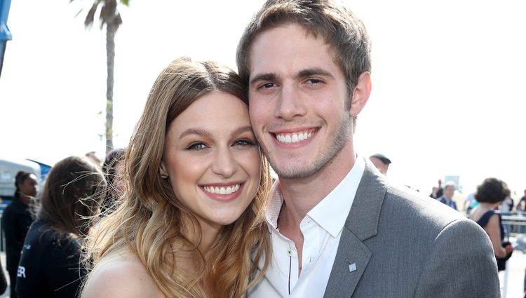 Blake Jenner y Melissa Benoist juntos en los Split Awards