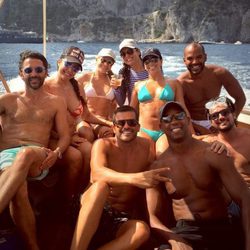 Eva Longoria en barco con sus amigos