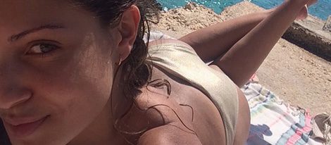 Hiba Abouk vacaciones en la playa