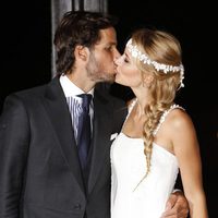 Alba Carrillo y Feliciano López se besan en su boda