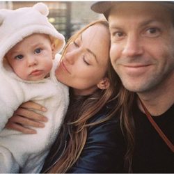 Olivia Wilde, su marido Jason Sudeikis y su hijo Otis