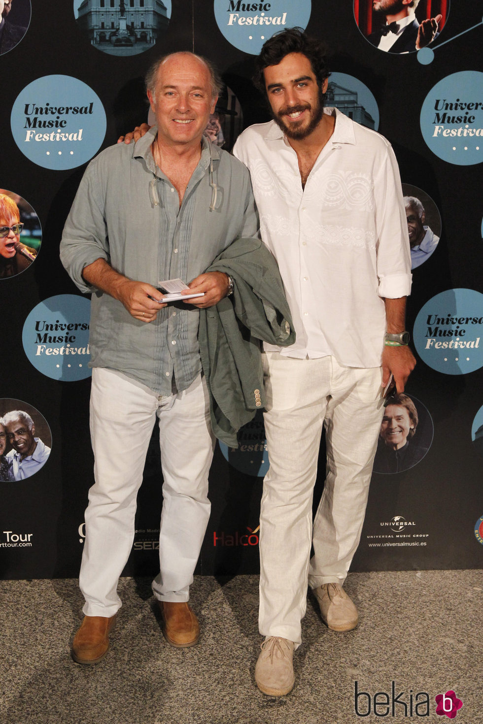 El cantante José Manuel Soto y su hijo Jaime Soto en el concierto de Elton John