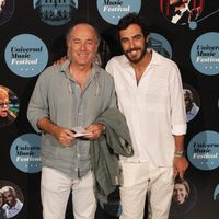 El cantante José Manuel Soto y su hijo Jaime Soto en el concierto de Elton John