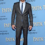 Luke Bracey en la premiere de 'Ciudades de Papel' en Nueva York