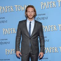 Luke Bracey en la premiere de 'Ciudades de Papel' en Nueva York