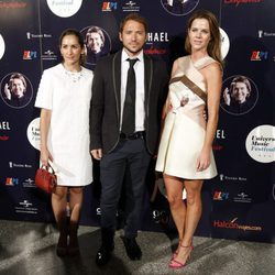 Alejandra Martos con Manuel Martos y Amelia Bono en el concierto de Raphael en Madrid