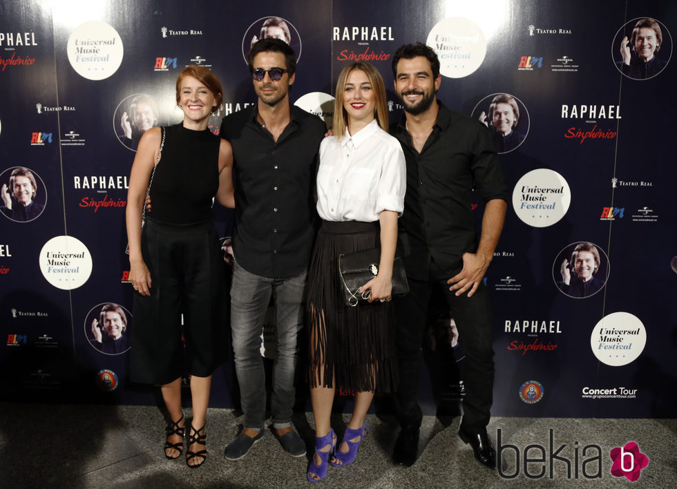 Ana Polvorosa, Hugo Silva, Blanca Suárez y Antonio Velázquez en el concierto de Raphael en Madrid