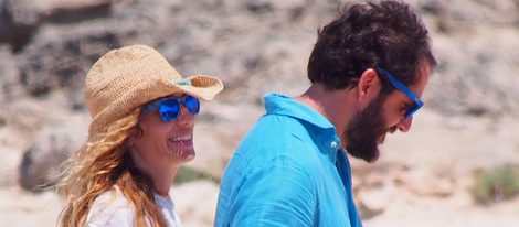 Borja Thyssen y Blanca Cuesta en las playas de Formentera