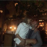 Rosie Huntington-Whiteley felicita a Jason Statham en su 48º cumpleaños