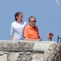 Telma Ortiz con su abuelo Francisco Rocasolano durante unas vacaciones en Italia