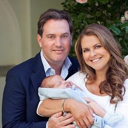 Posado de la Princesa Magdalena y Chris O'Neill con su hijo el Príncipe Nicolás