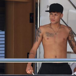 Neymar a bordo de un yate durante sus vacaciones en Ibiza