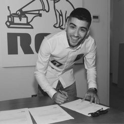 Zayn Malik firma un contrato discográfico como solista con RCA