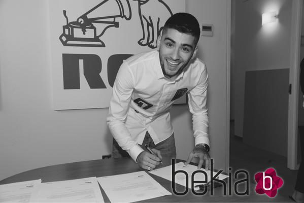 Zayn Malik firma un contrato discográfico como solista con RCA