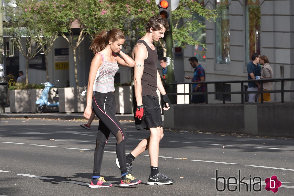 Nicolás Coronado con su novia en Madrid