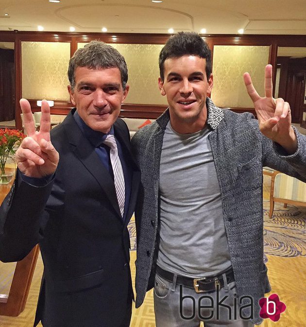 Antonio Banderas y Mario Casas en Chile