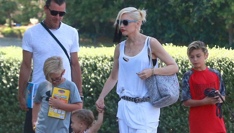 Gwen Stefani y Gavin Rossdale con sus hijos