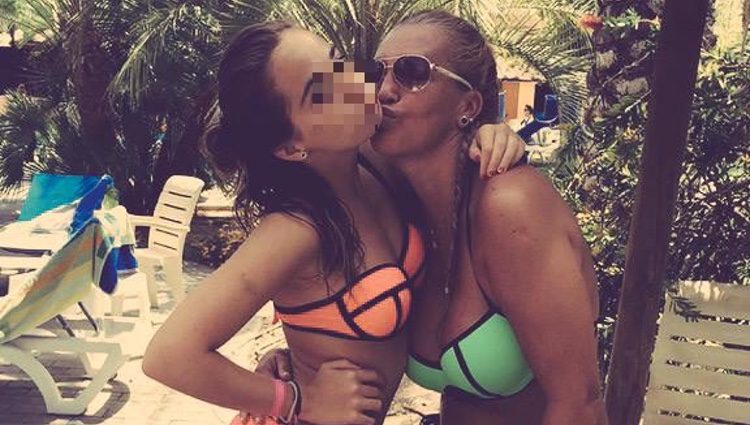 Belén Esteban y Andrea Janeiro con bikinis a juego en Benidorm