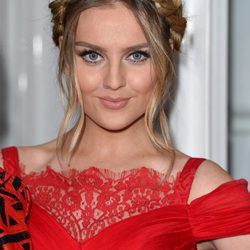 Perrie Edwards en los premios Glamour Women Awards