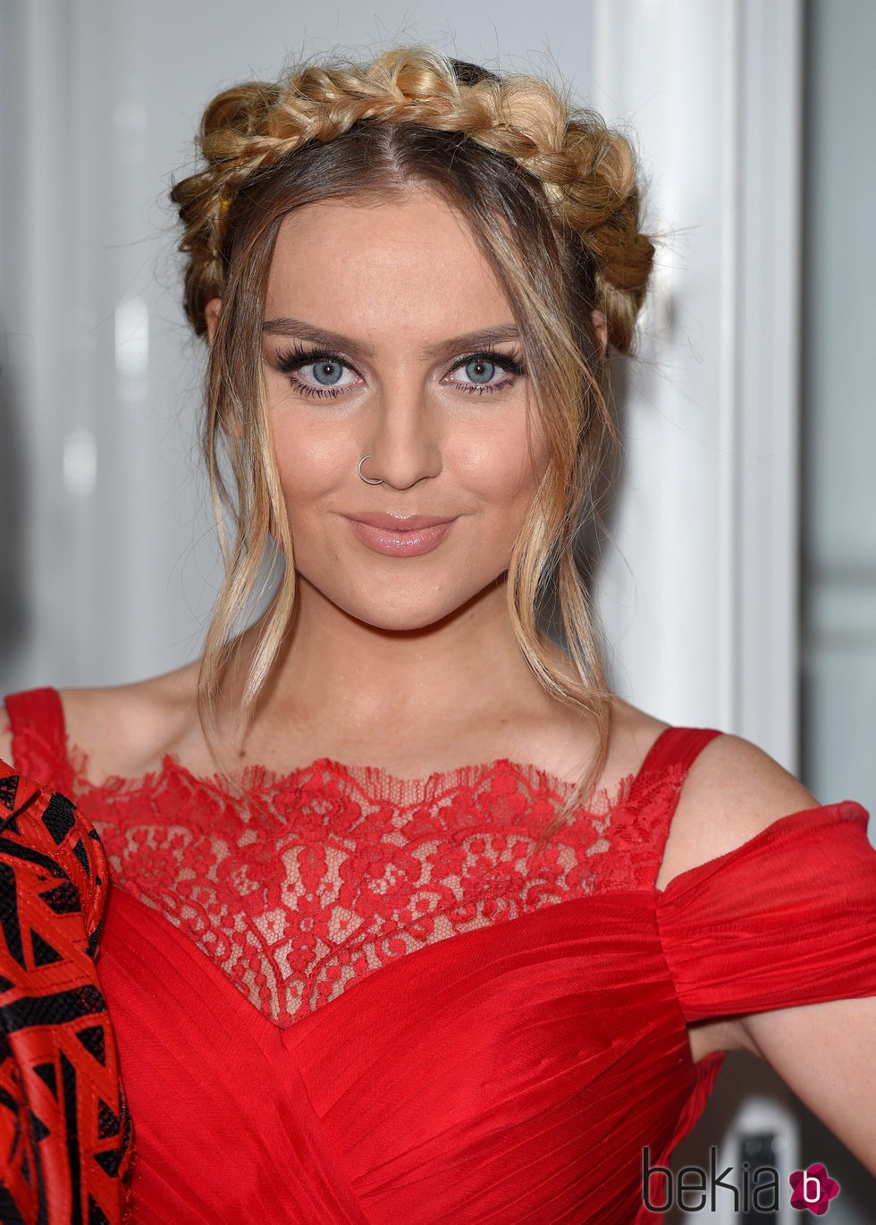 Perrie Edwards en los premios Glamour Women Awards