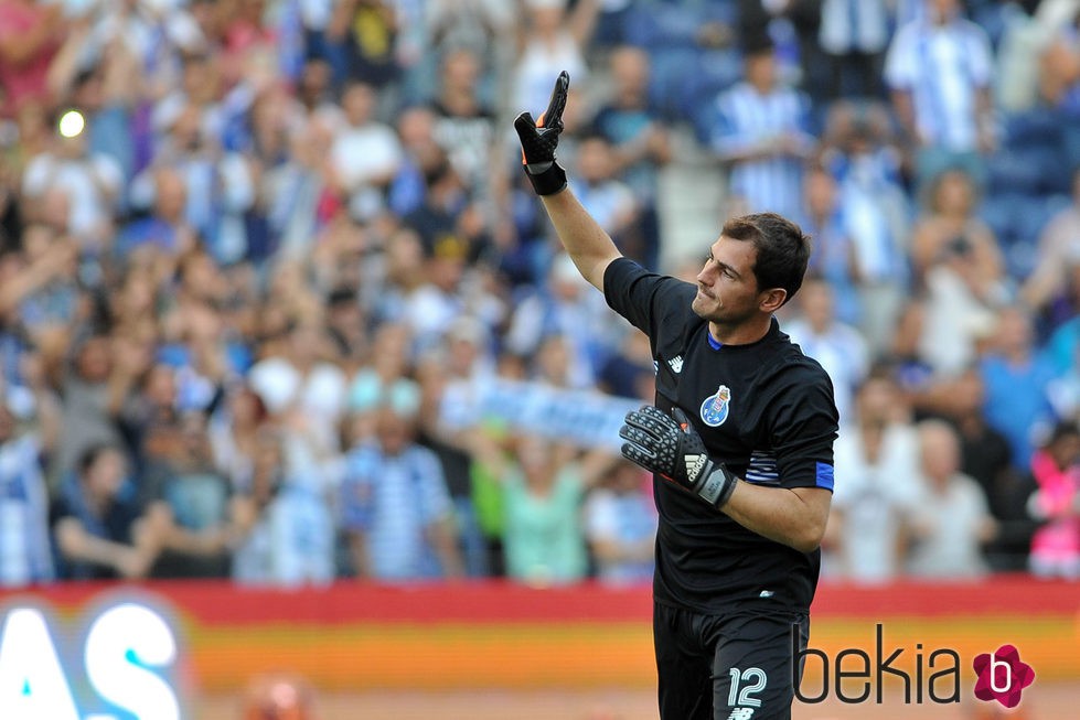 Iker Casillas en el partido Porto-Napolés