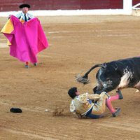 Fran Rivera, grave tras ser corneado en Huesca