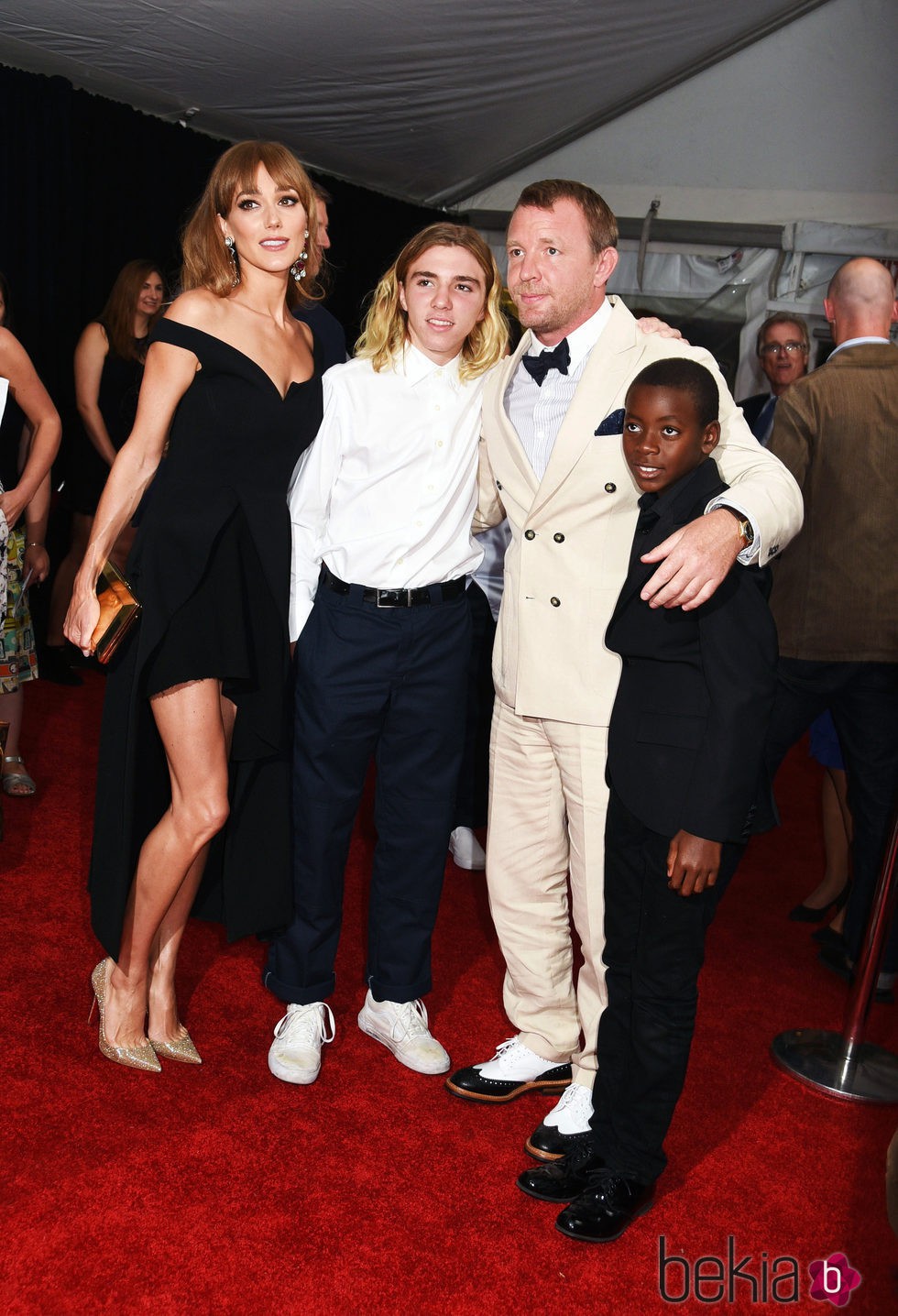 Guy Ritchie, Jacqui Ainsley, Rocco y David en la premiere de 'Operación U.N.C.L.E.'